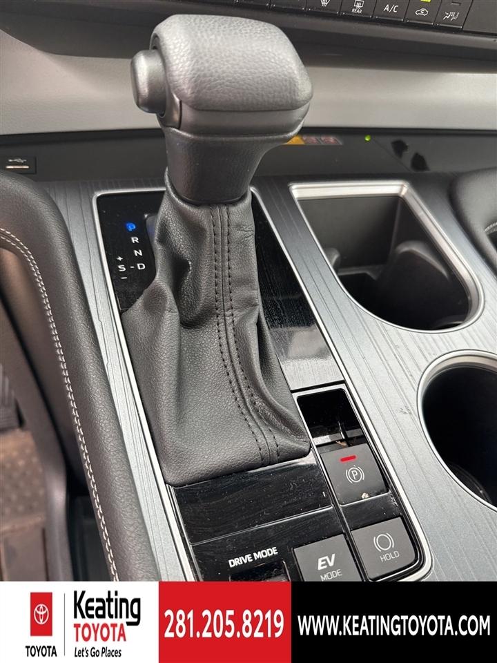 Toyota Sienna LE 8-Passenger 2025
