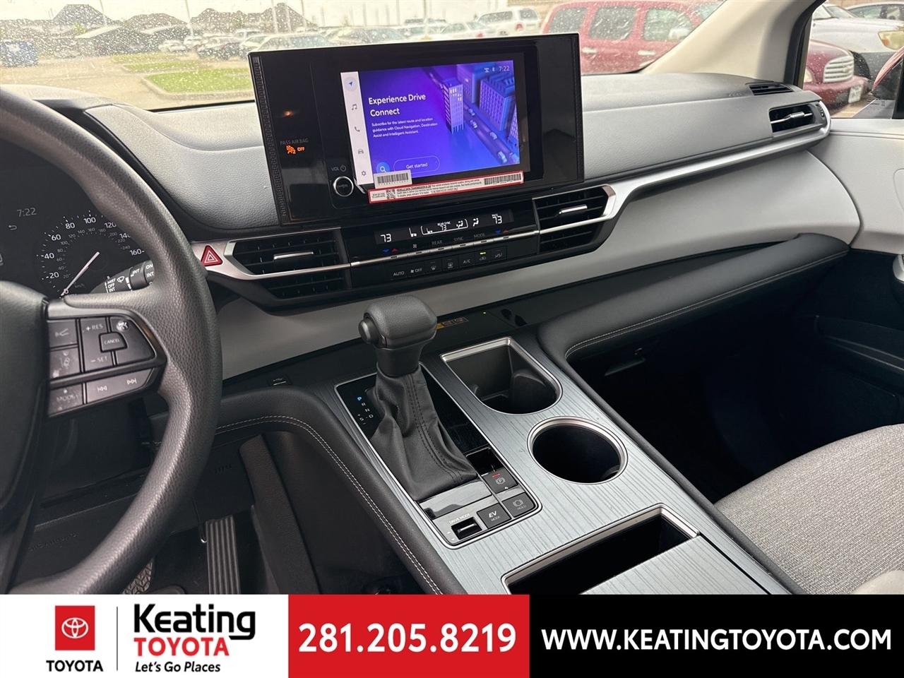 Toyota Sienna LE 8-Passenger 2025