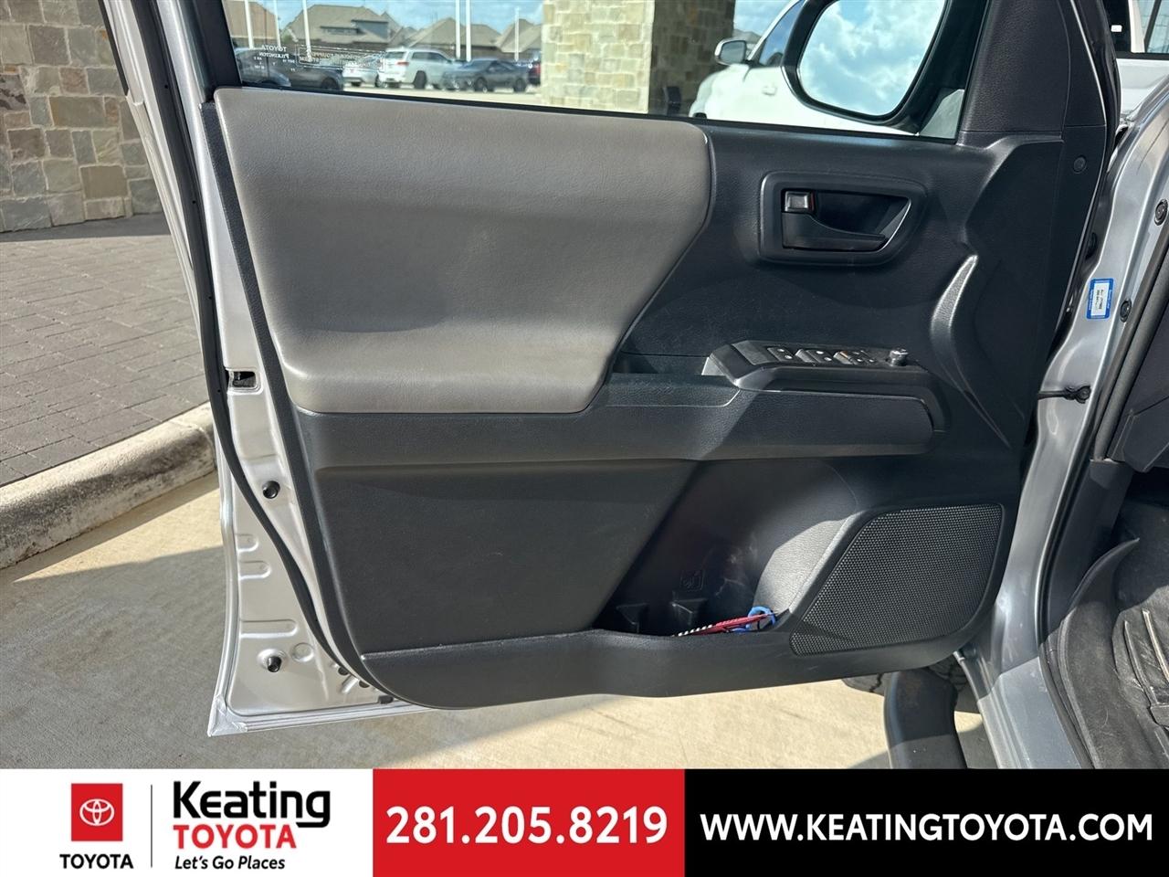Toyota Tacoma SR5 Double Cab Long Bed I4 6AT 2WD 2017