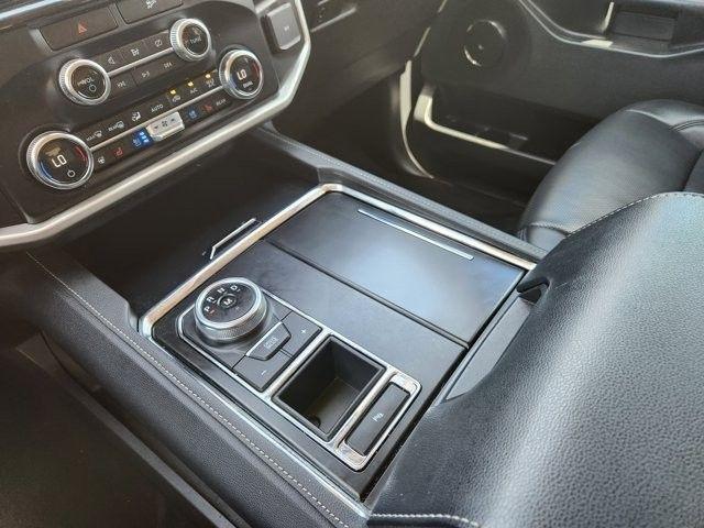 Ford Expedition XLT 2023
