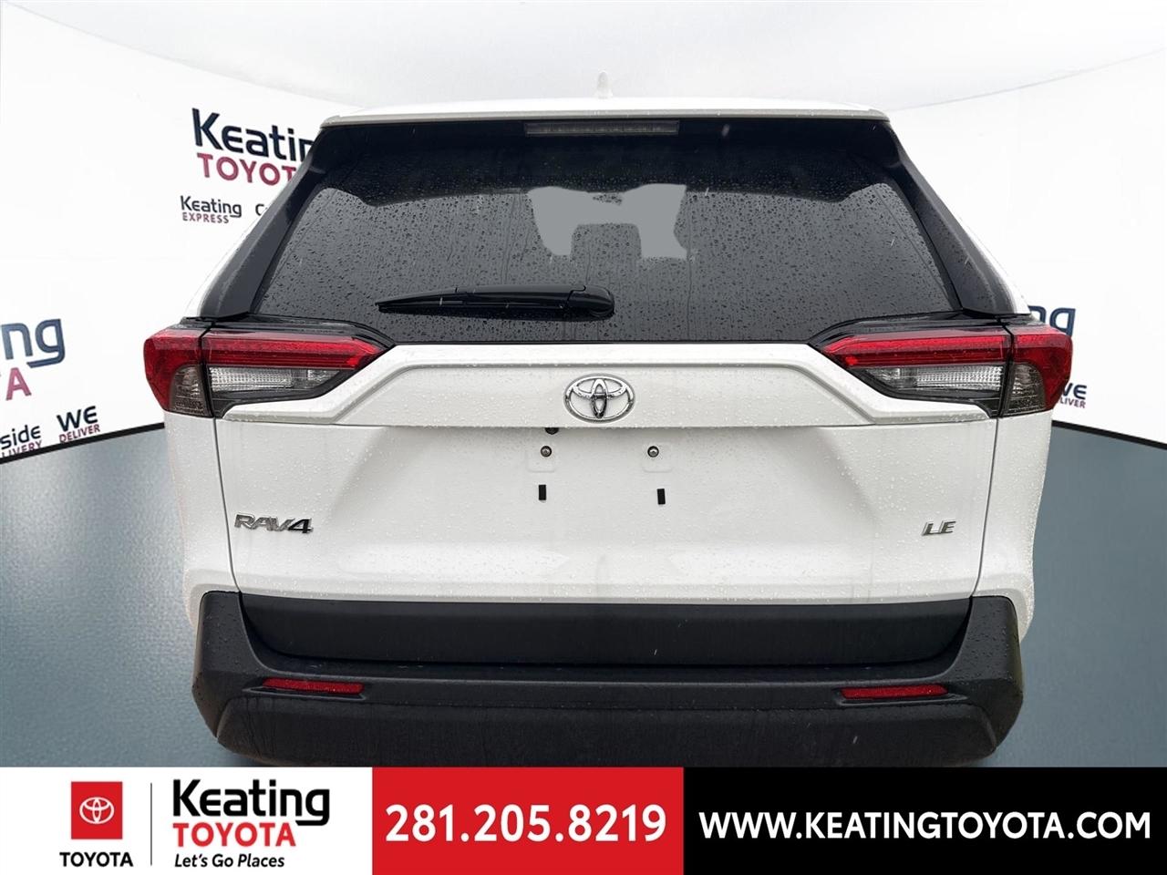Toyota RAV4 LE 2025