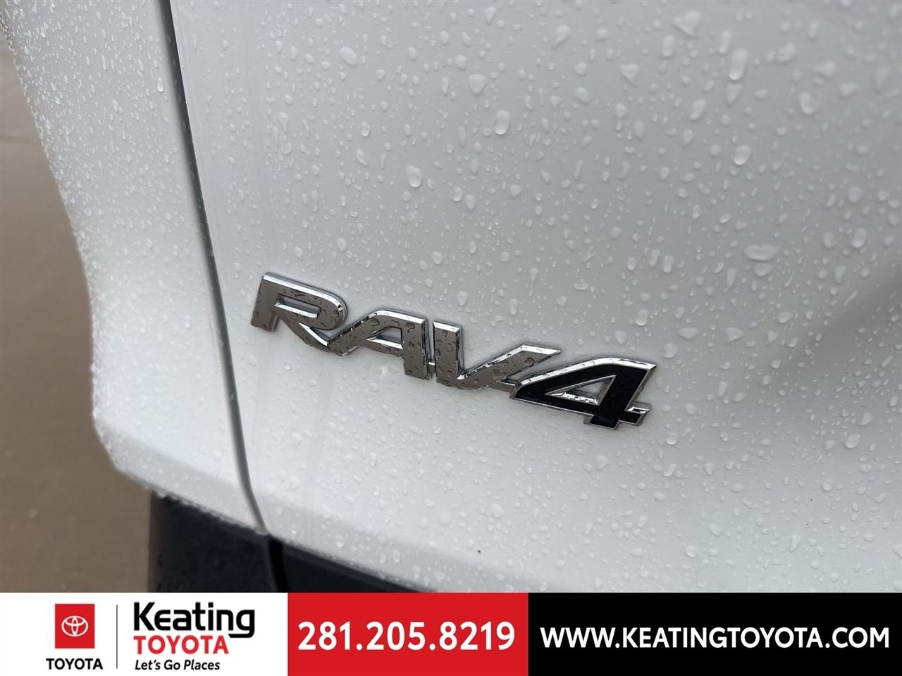 Toyota RAV4 LE 2025