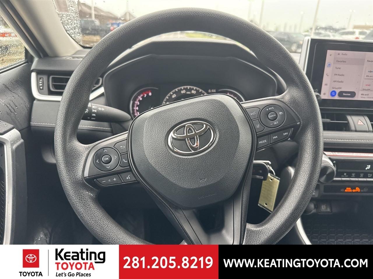 Toyota RAV4 LE 2025
