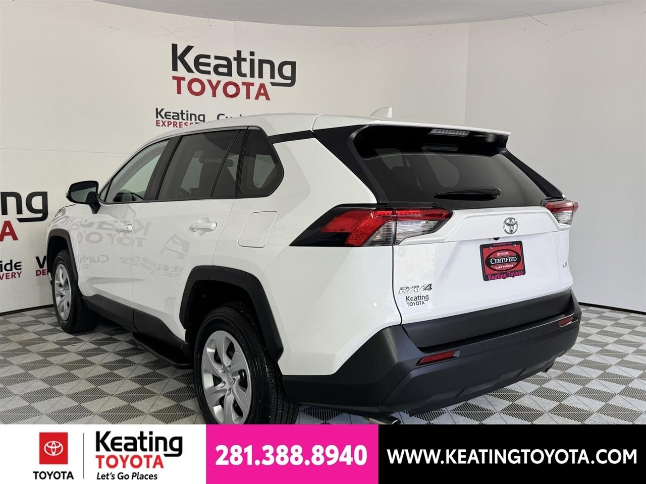 Toyota RAV4 LE 2025