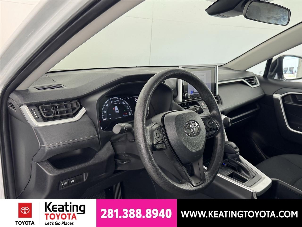 Toyota RAV4 LE 2025