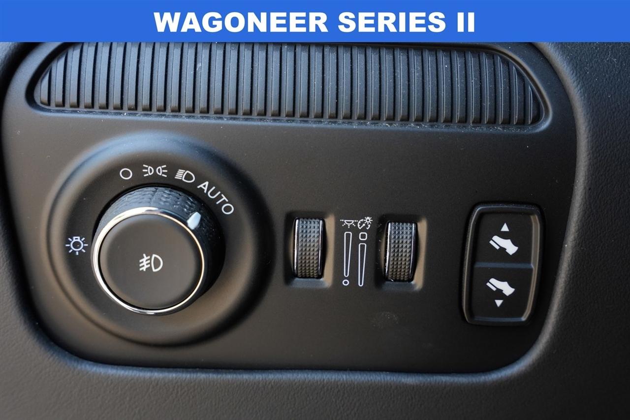 Jeep Grand Wagoneer Series II 4WD 2022