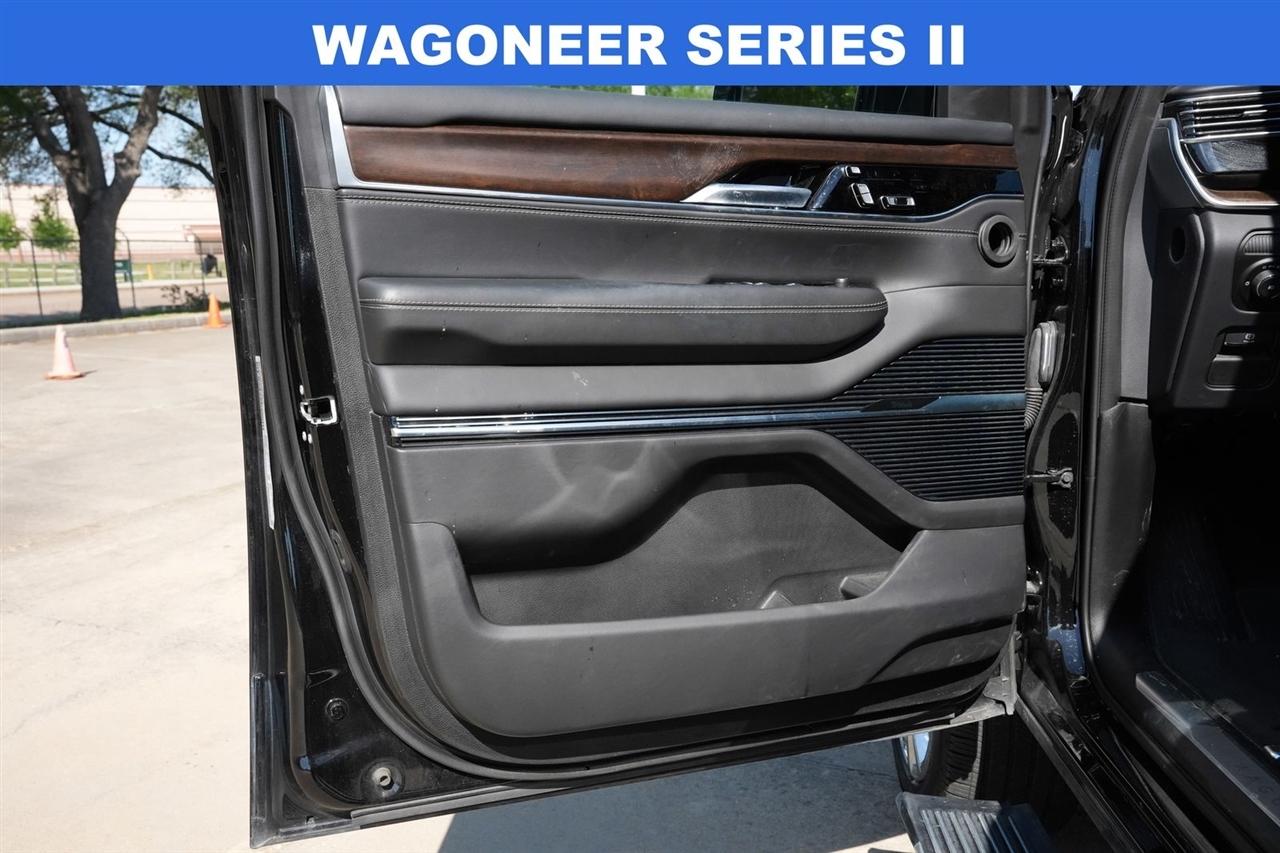 Jeep Grand Wagoneer Series II 4WD 2022