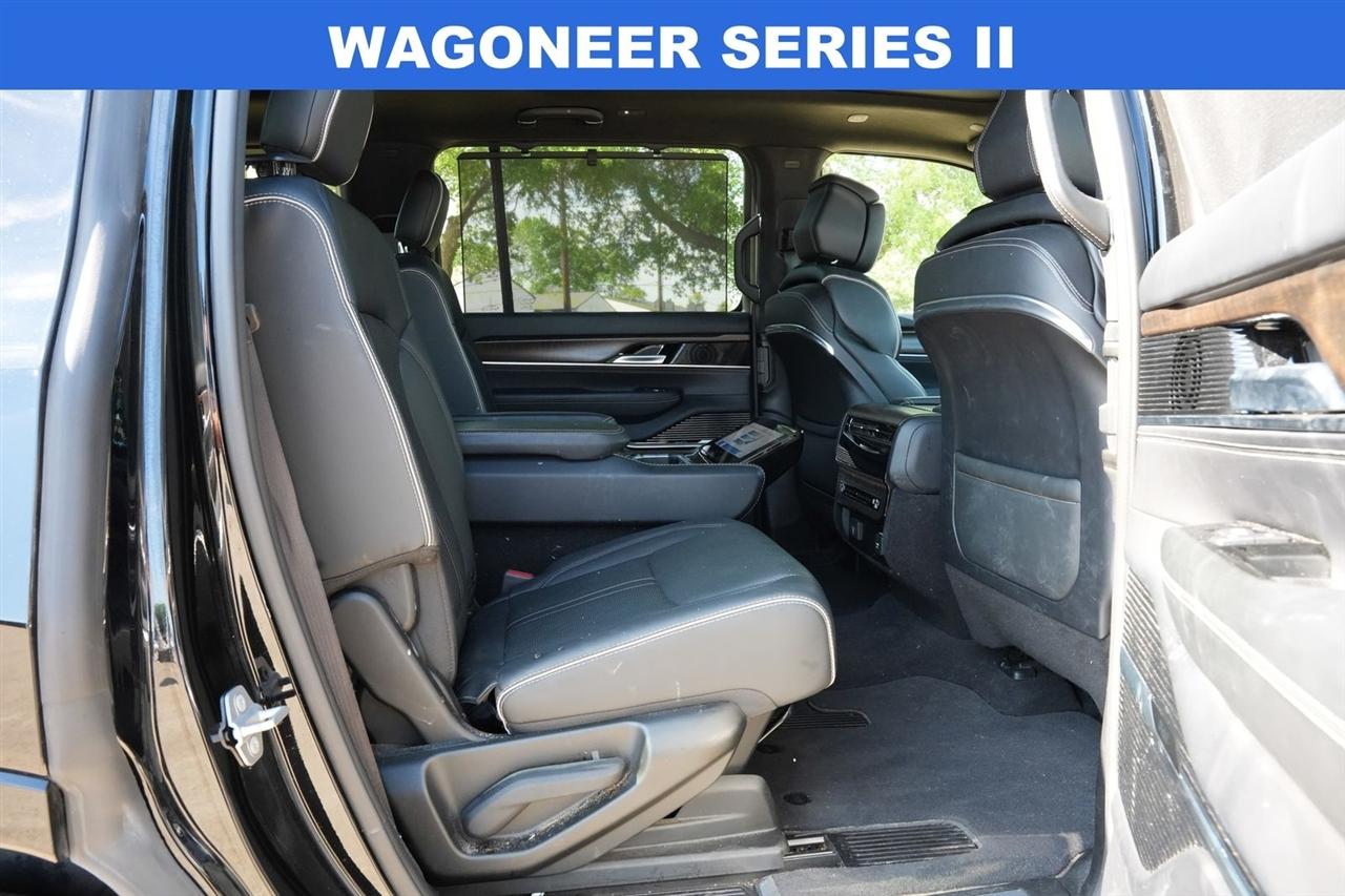 Jeep Grand Wagoneer Series II 4WD 2022