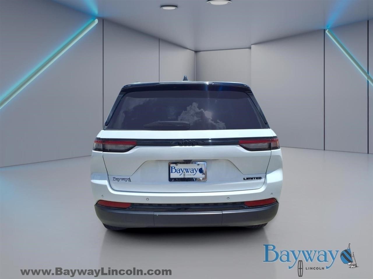 Jeep Grand Cherokee Limited 2WD 2023