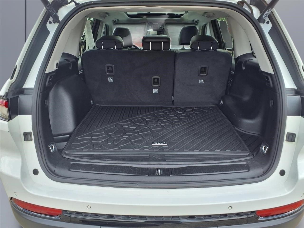 Jeep Grand Cherokee Limited 2WD 2023