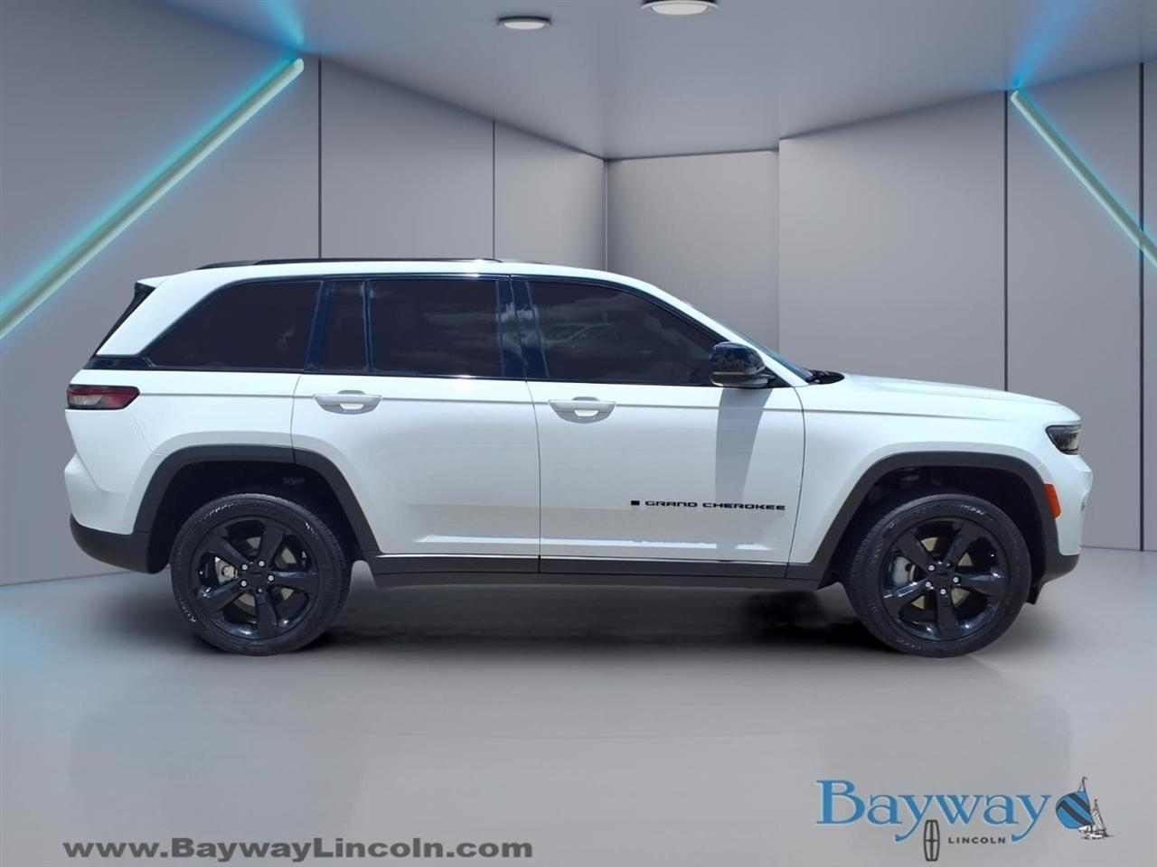 Jeep Grand Cherokee Limited 2WD 2023