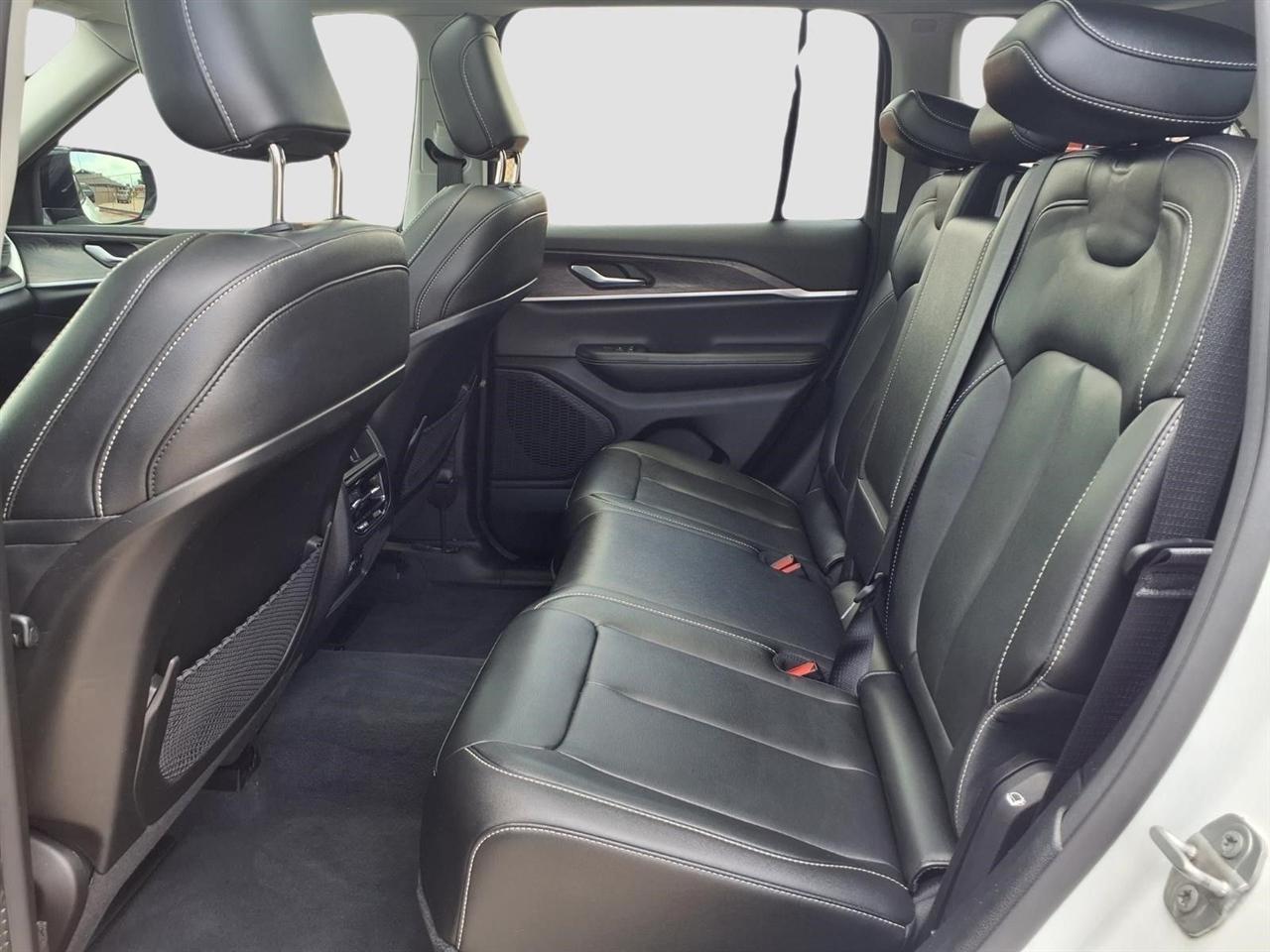Jeep Grand Cherokee Limited 2WD 2023