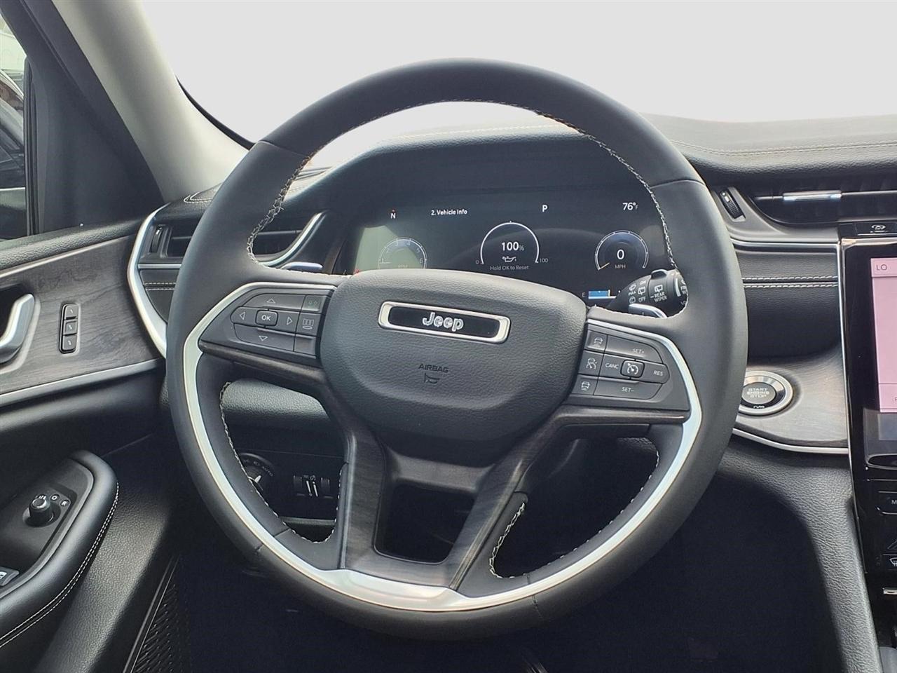 Jeep Grand Cherokee Limited 2WD 2023