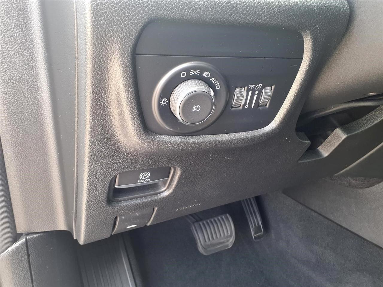 Jeep Grand Cherokee Limited 2WD 2023