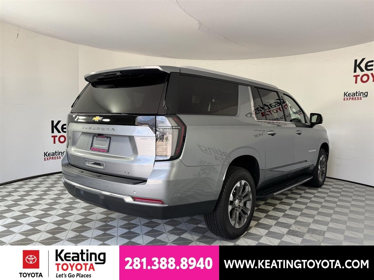 Chevrolet Suburban LT 2025
