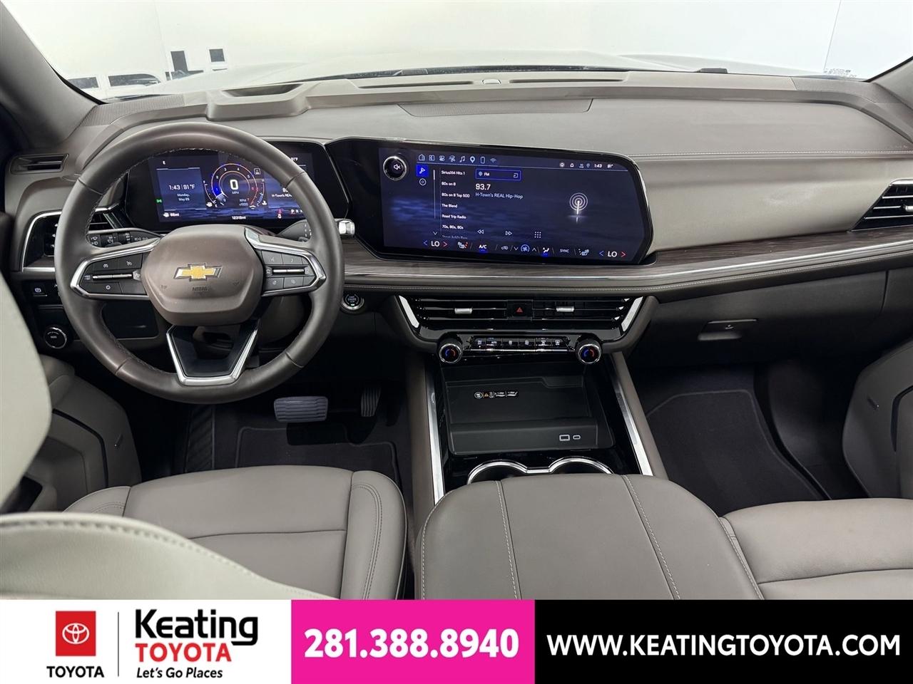 Chevrolet Suburban LT 2025