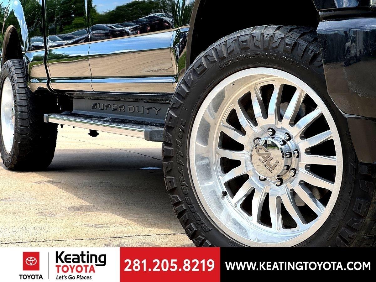 Ford F-250 SD Lariat Crew Cab 4WD 2022