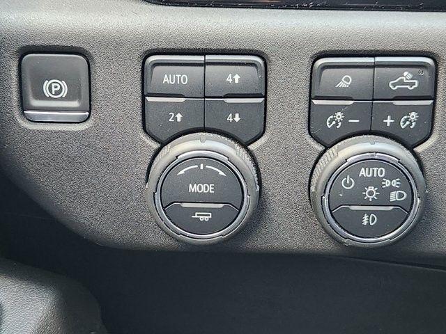 Chevrolet Silverado 1500 LTZ Crew Cab 4WD 2024