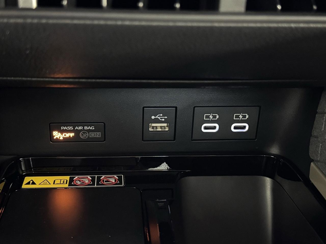 Toyota Camry Hybrid XLE 2026