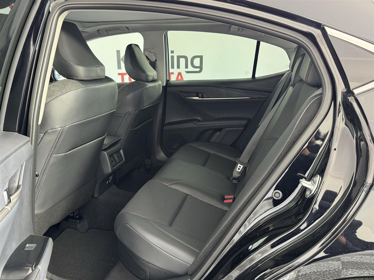 Toyota Camry Hybrid XLE 2026