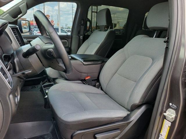 RAM 1500 Big Horn Crew Cab SWB 2WD 2024
