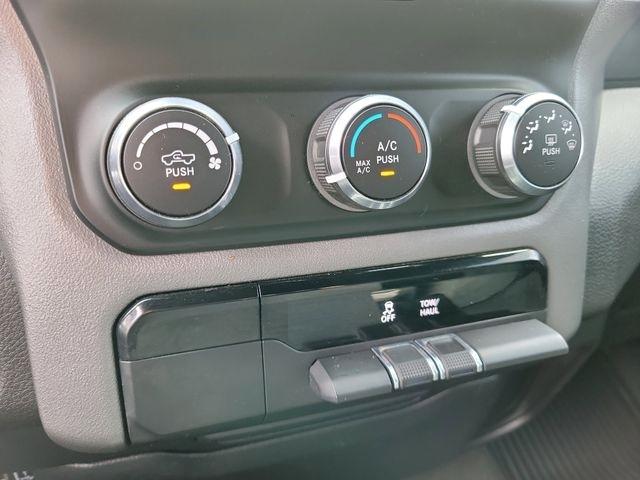 RAM 1500 Big Horn Crew Cab SWB 2WD 2024