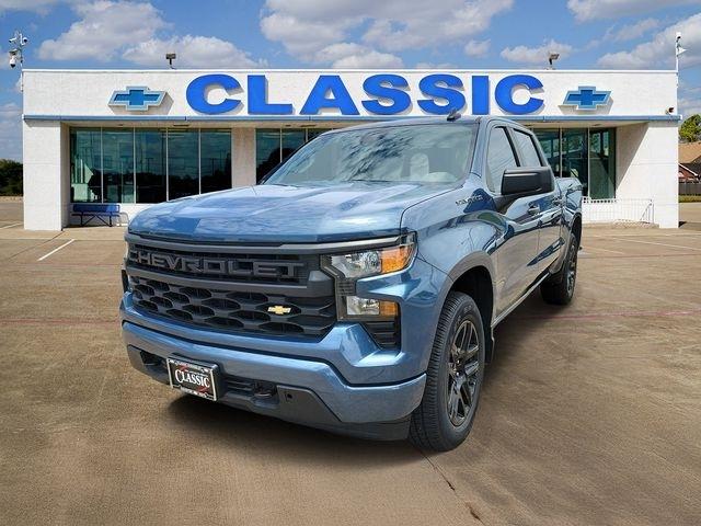 Chevrolet Silverado 1500 Custom Crew Cab 4WD 2024