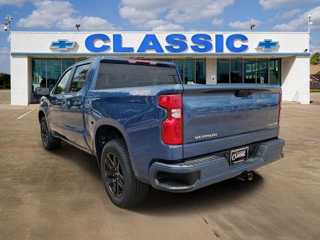 Chevrolet Silverado 1500 Custom Crew Cab 4WD 2024