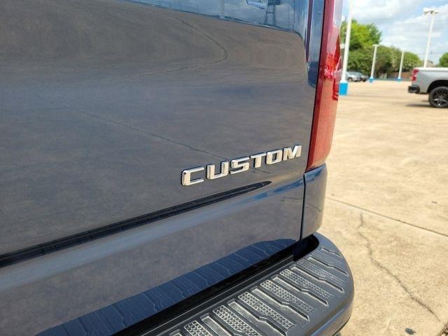 Chevrolet Silverado 1500 Custom Crew Cab 4WD 2024