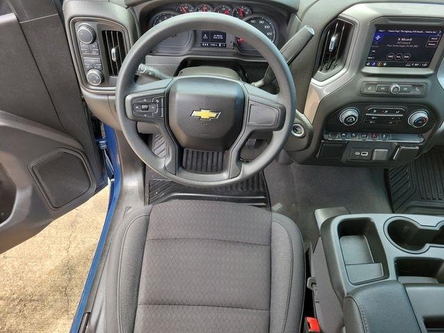 Chevrolet Silverado 1500 Custom Crew Cab 4WD 2024