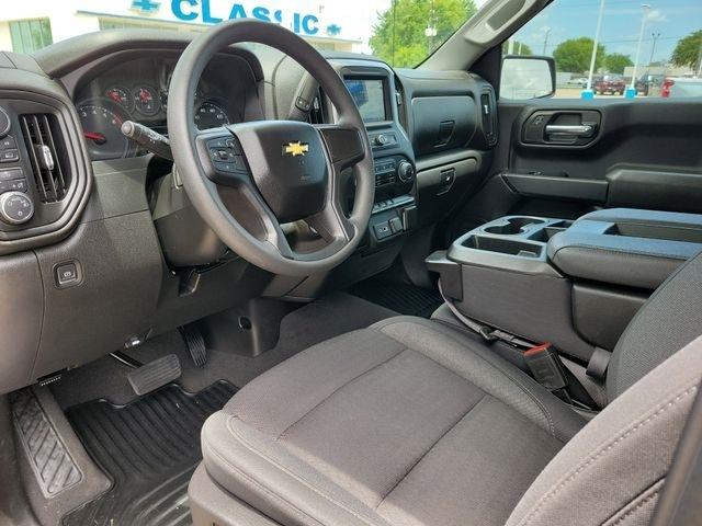 Chevrolet Silverado 1500 Custom Crew Cab 4WD 2024