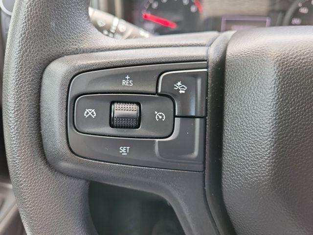 Chevrolet Silverado 1500 Custom Crew Cab 4WD 2024