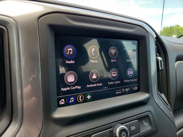 Chevrolet Silverado 1500 Custom Crew Cab 4WD 2024