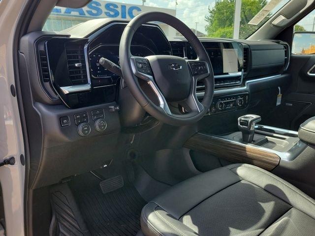 Chevrolet Silverado 1500 RST Crew Cab 4WD 2026