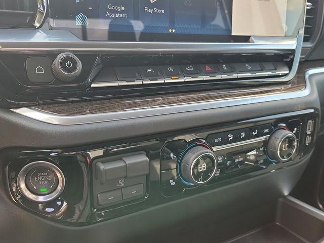 Chevrolet Silverado 1500 RST Crew Cab 4WD 2026