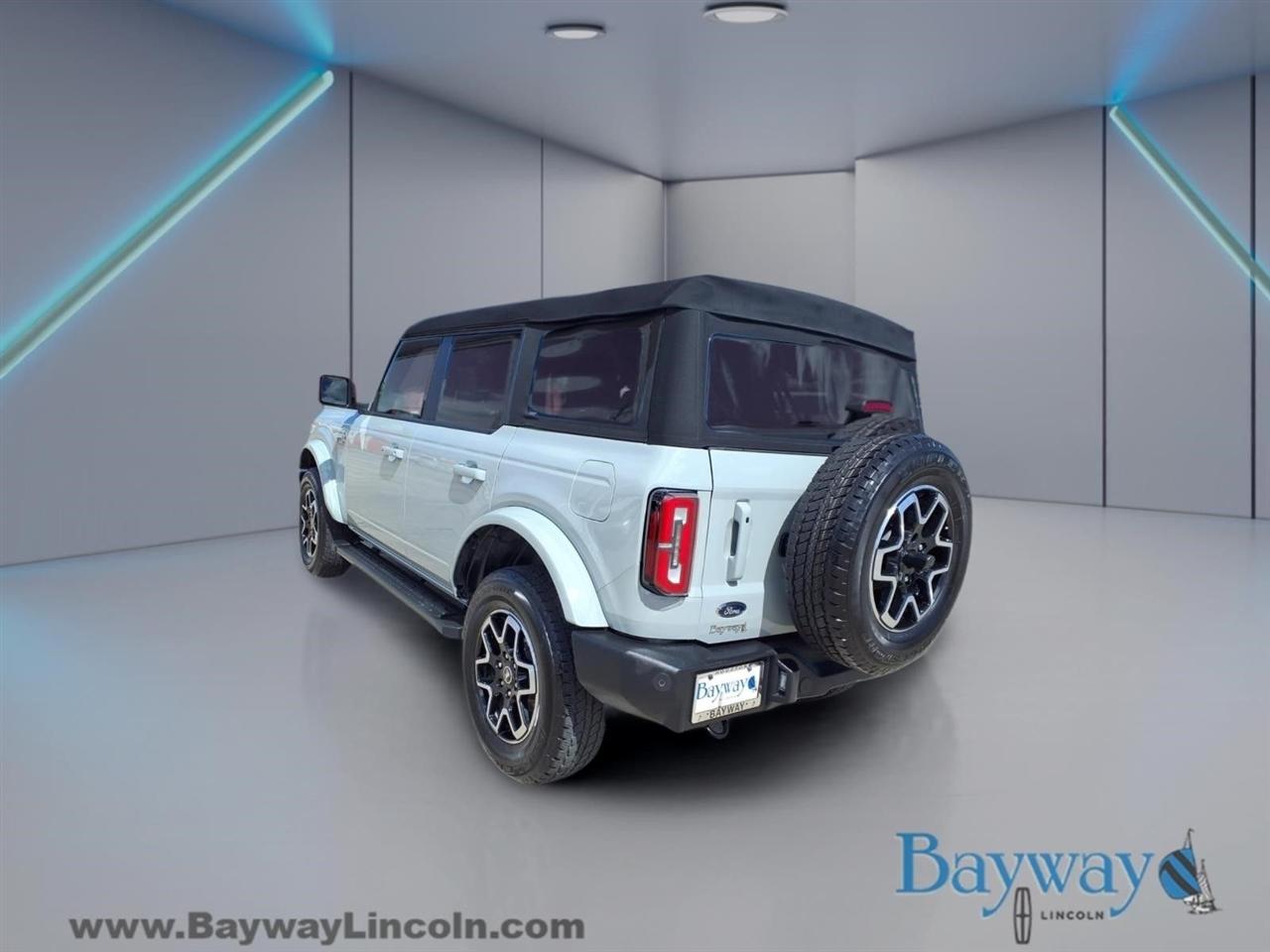 Ford Bronco Outer Banks 4-Door 2024