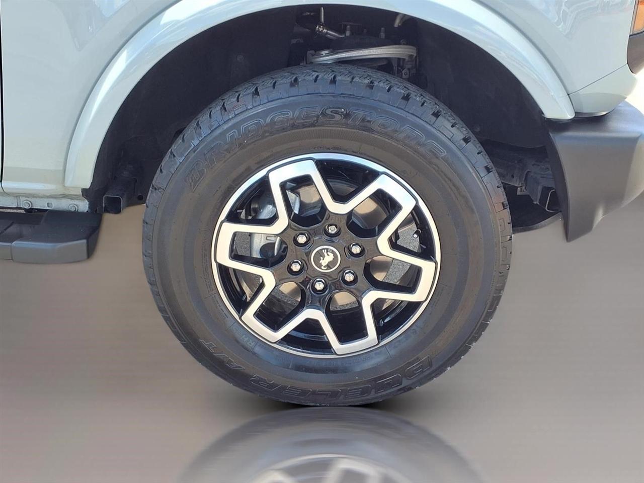 Ford Bronco Outer Banks 4-Door 2024