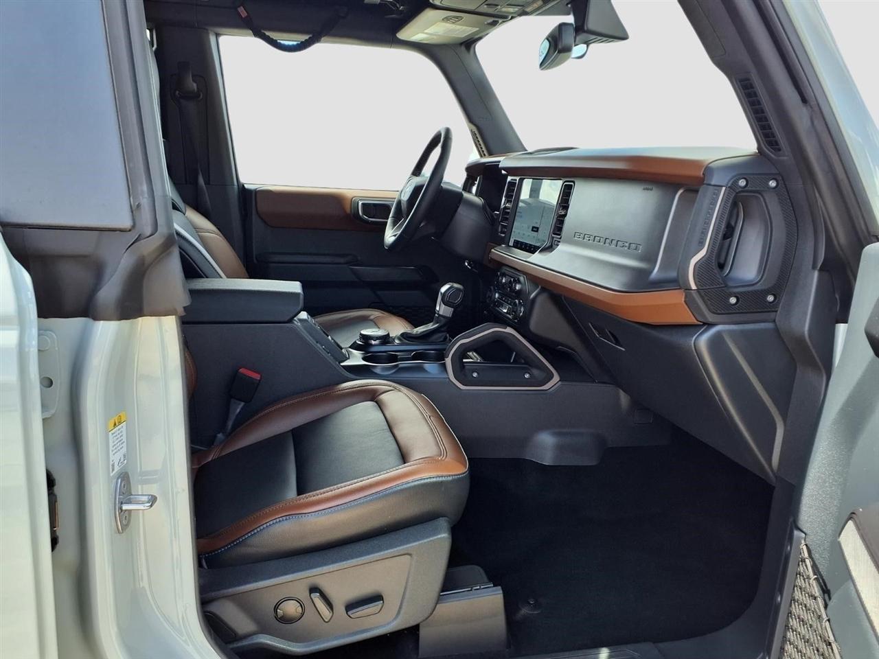 Ford Bronco Outer Banks 4-Door 2024
