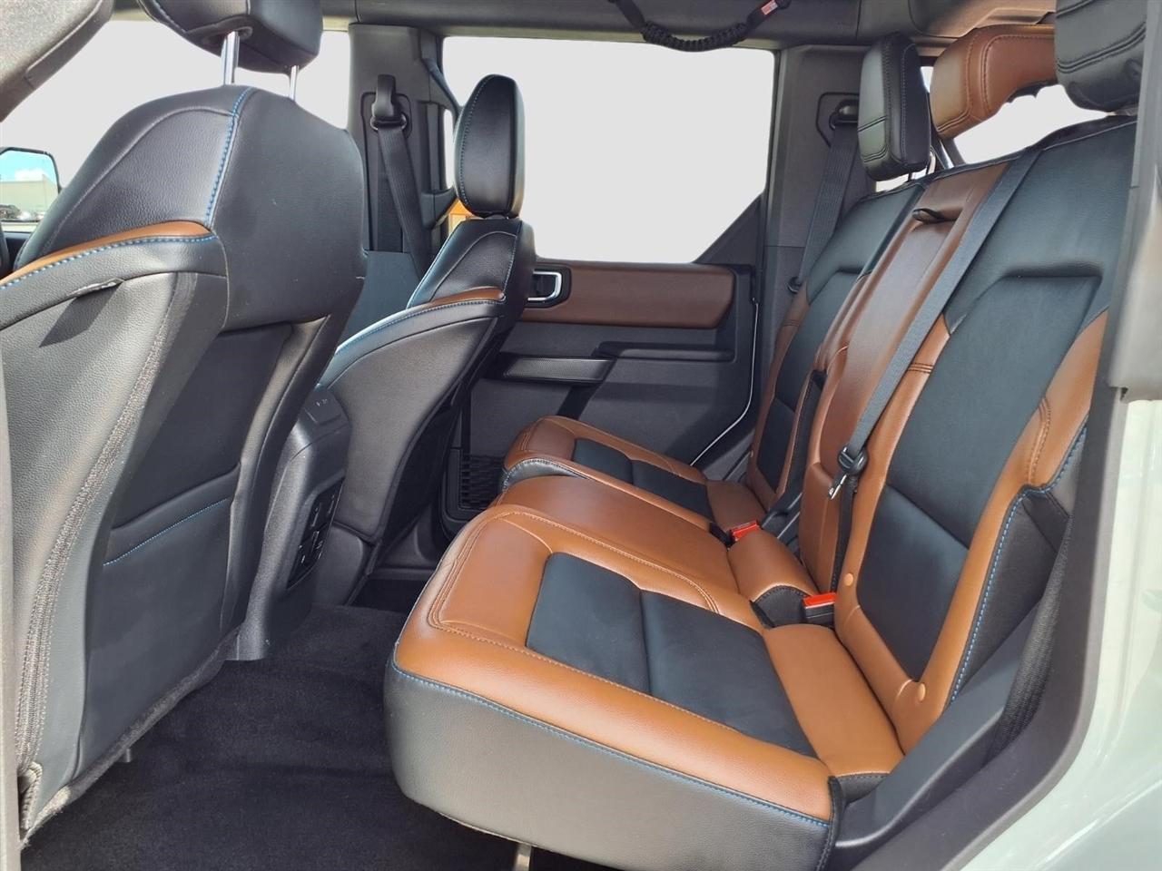 Ford Bronco Outer Banks 4-Door 2024