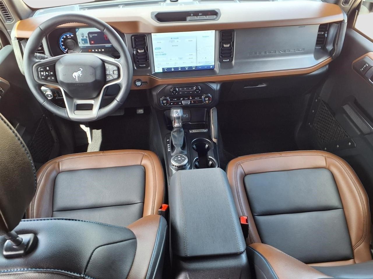 Ford Bronco Outer Banks 4-Door 2024