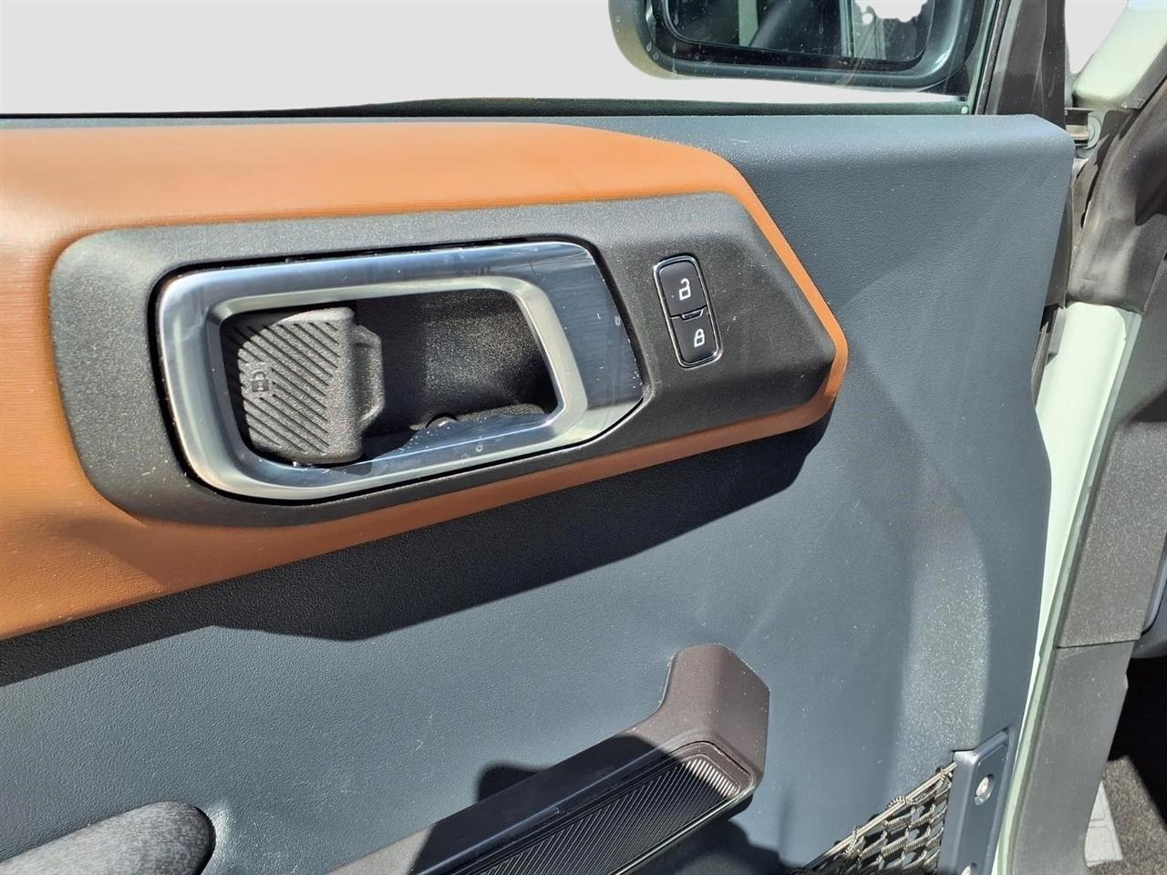 Ford Bronco Outer Banks 4-Door 2024