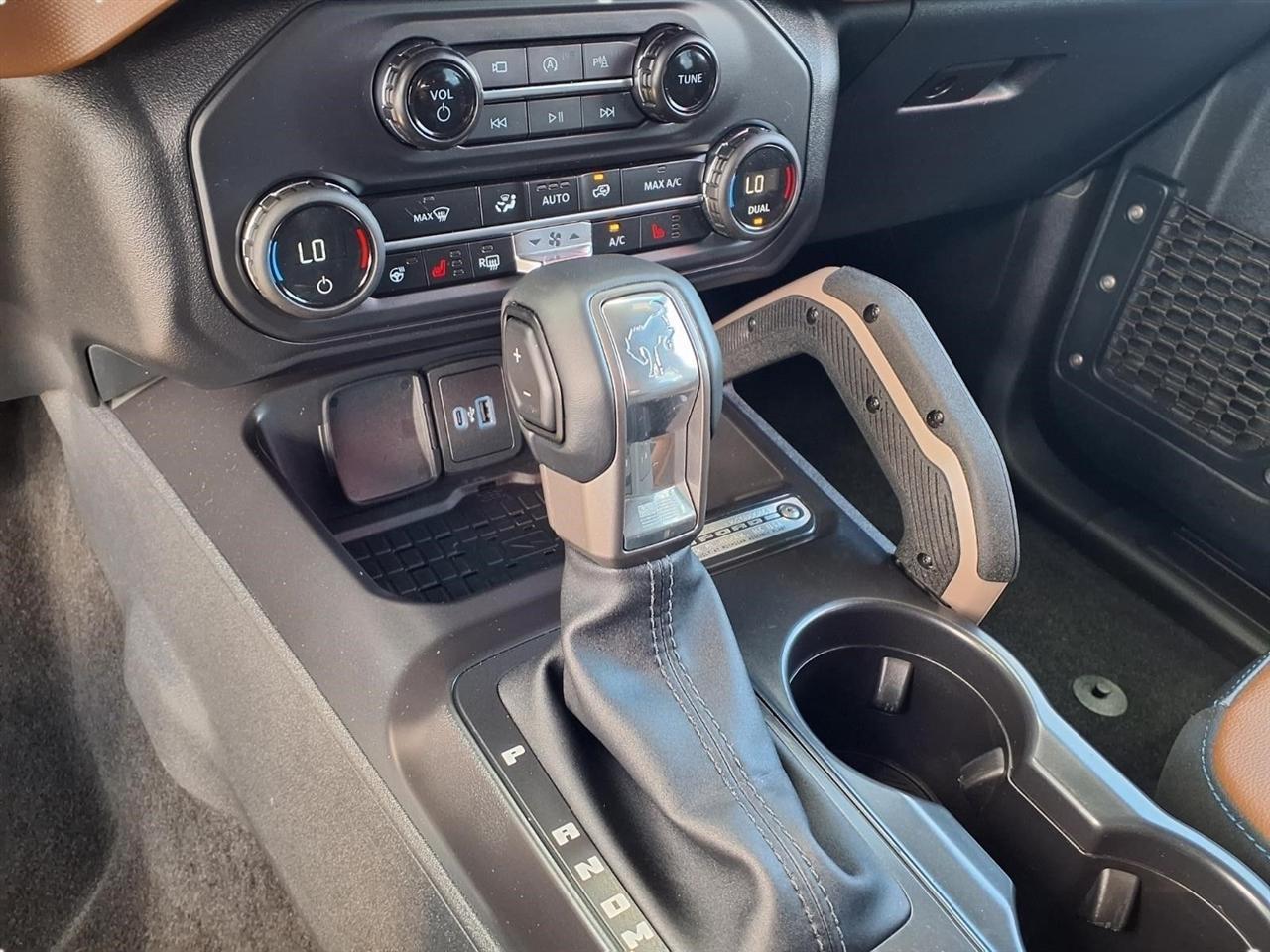 Ford Bronco Outer Banks 4-Door 2024