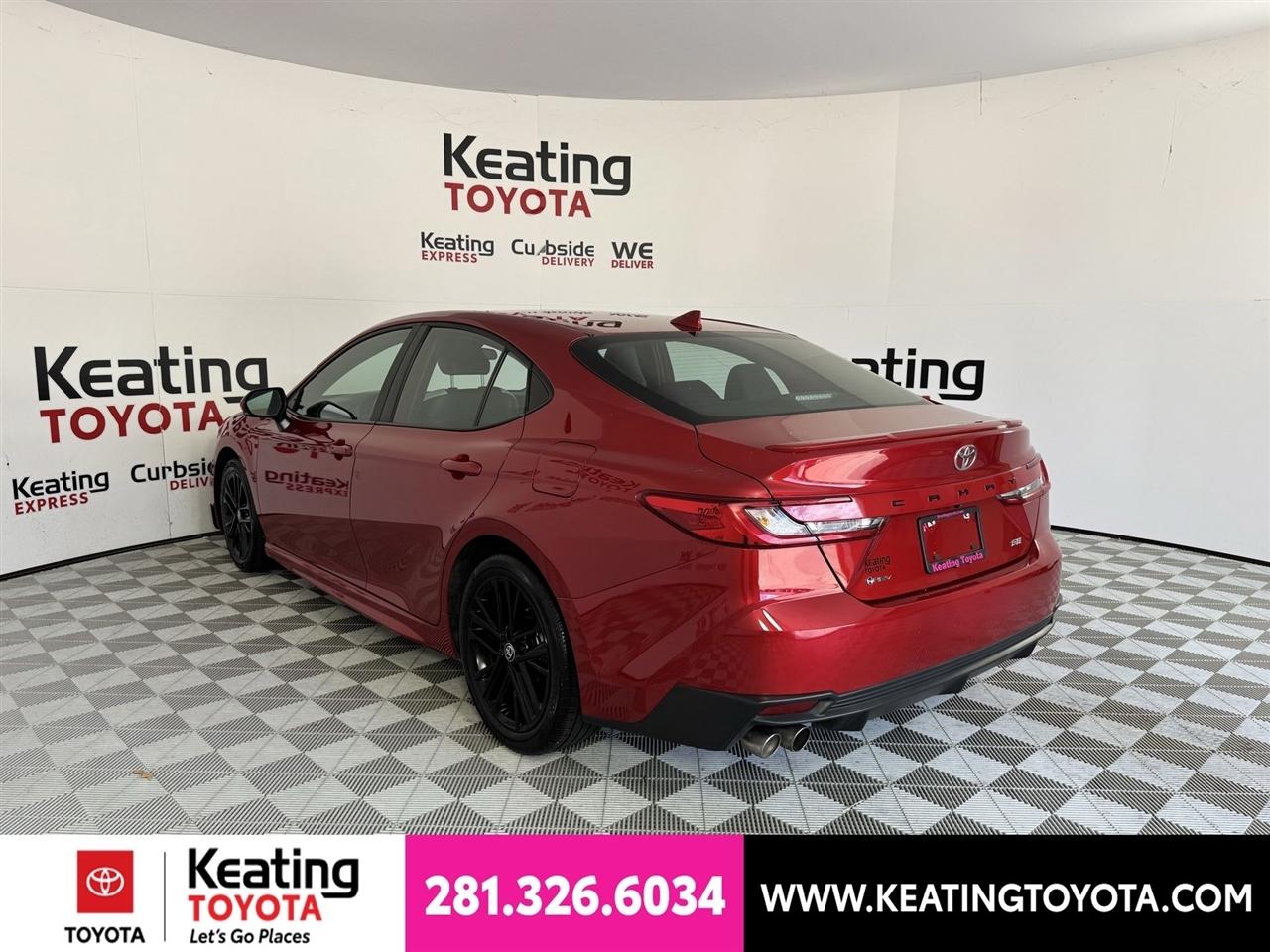 Toyota Camry Hybrid XLE 2025
