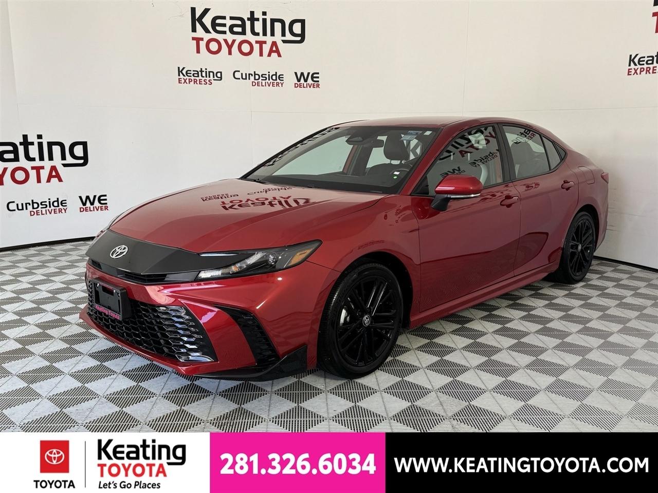 Toyota Camry Hybrid XLE 2025