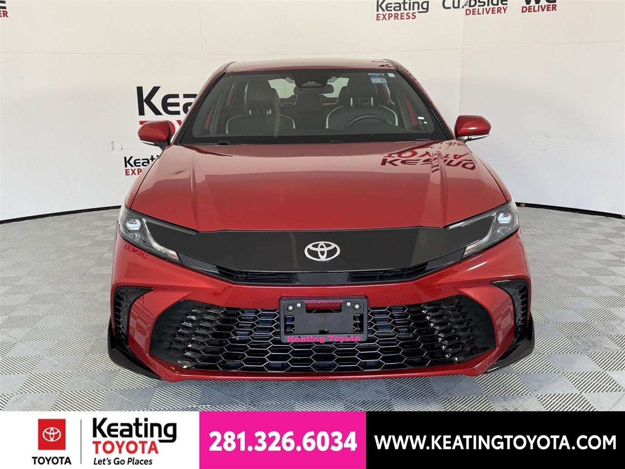 Toyota Camry Hybrid XLE 2025