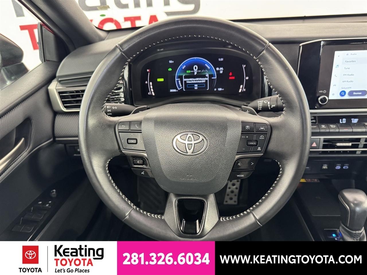 Toyota Camry Hybrid XLE 2025