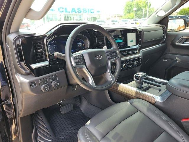 Chevrolet Silverado 1500 Trail Boss LT Crew Cab 4WD 2026