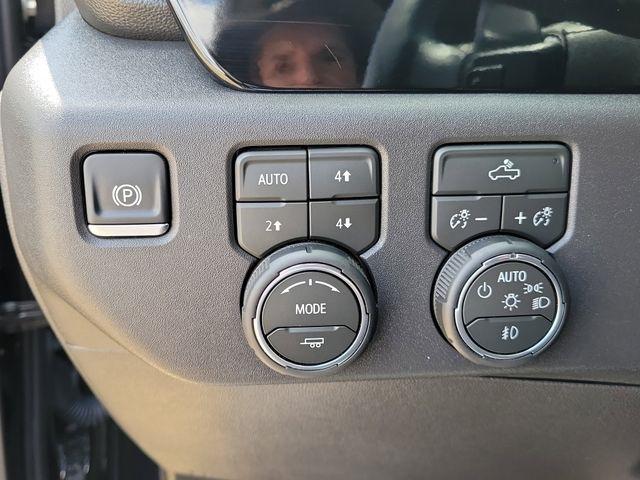 Chevrolet Silverado 1500 Trail Boss LT Crew Cab 4WD 2026