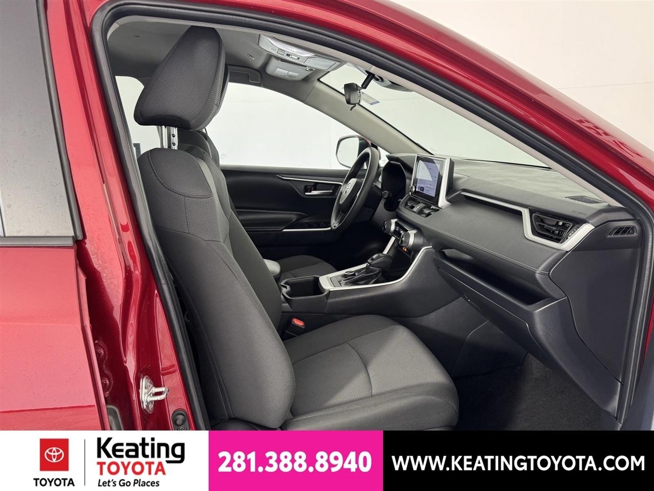 Toyota RAV4 Hybrid XLE 2025