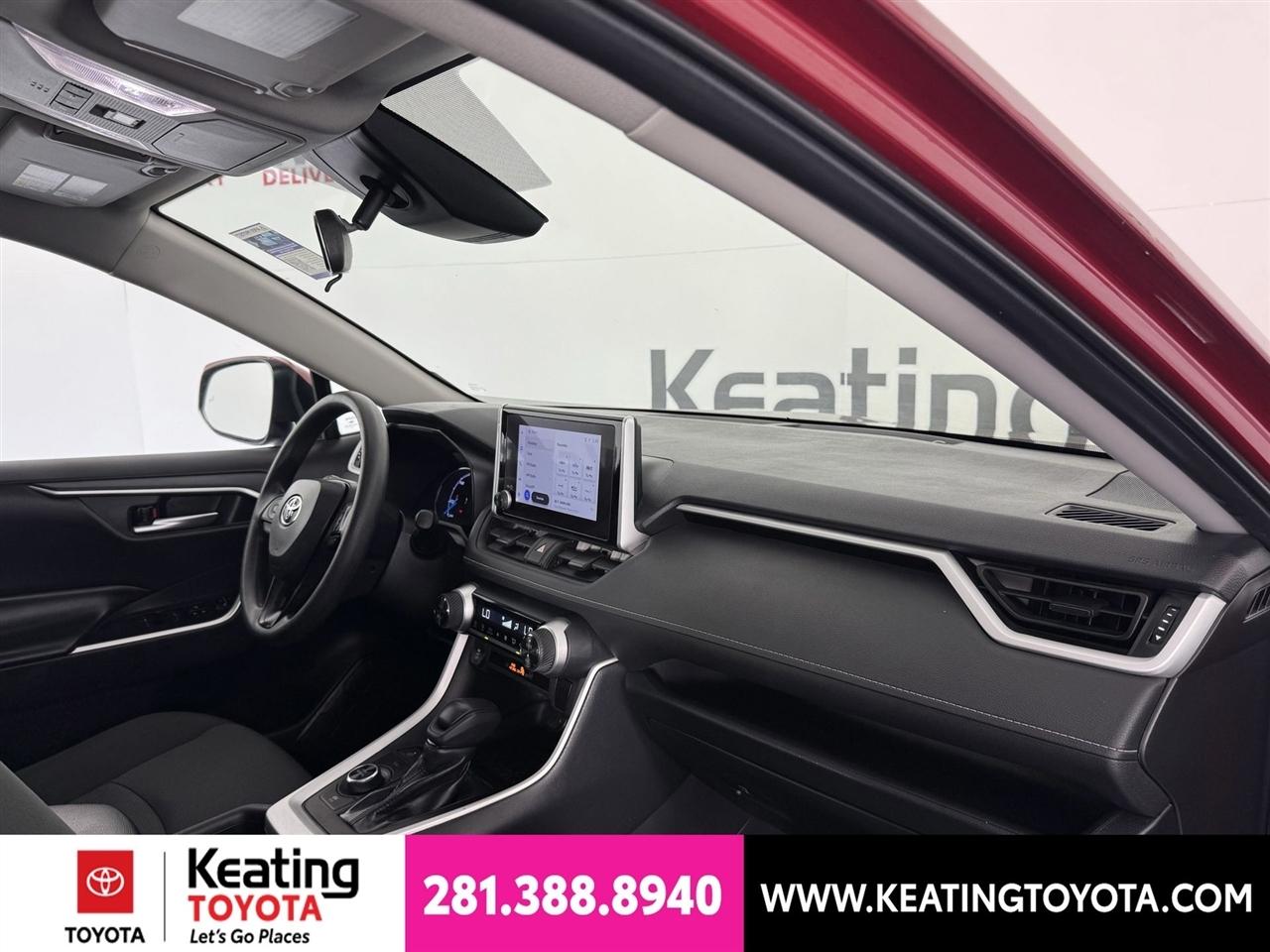 Toyota RAV4 Hybrid XLE 2025